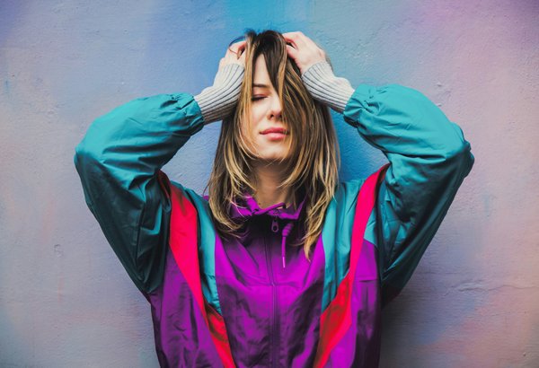 Quelles techniques pour porter des chaussettes à motifs avec des jupes midi?